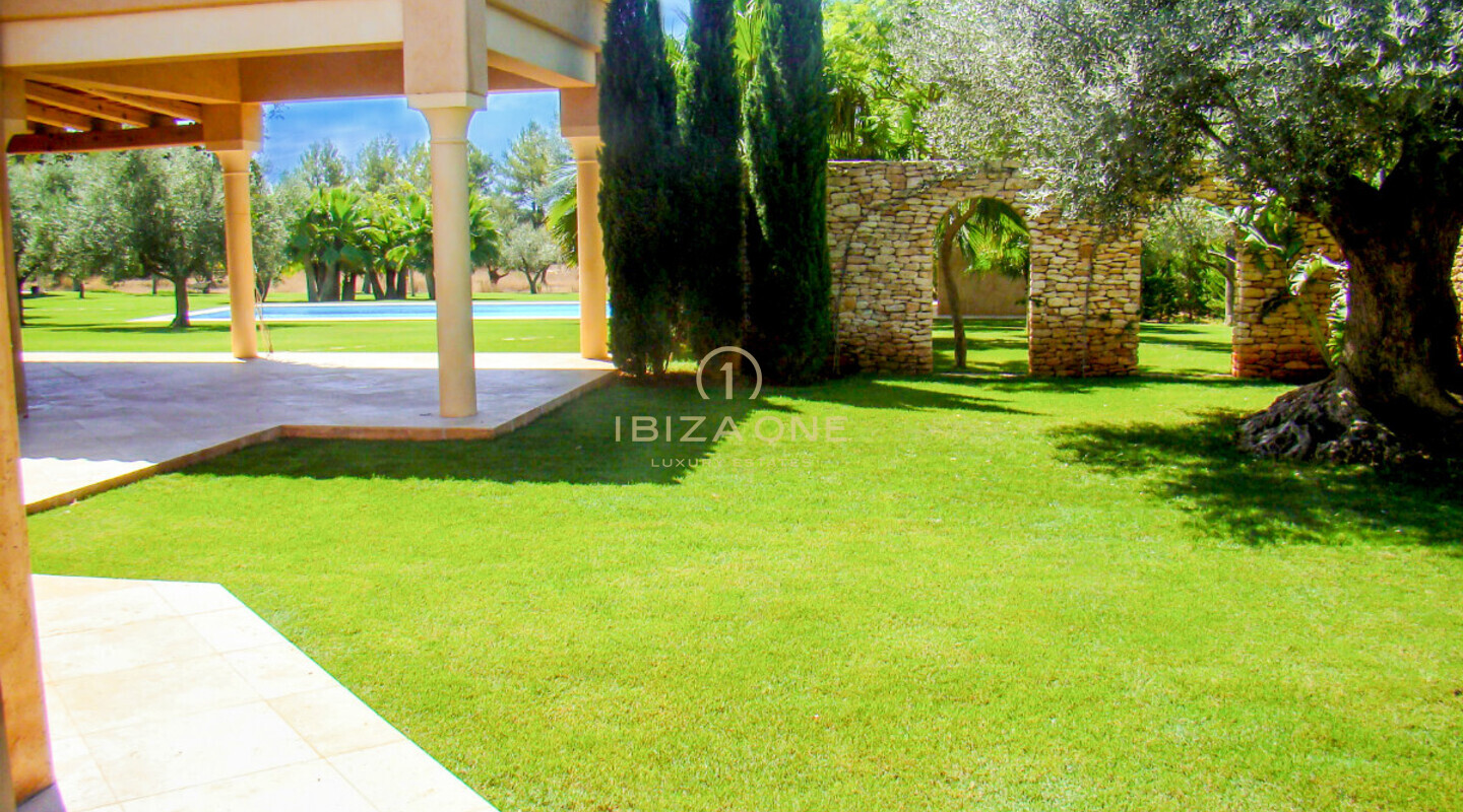 Luxe herenhuis vlakbij Ibiza met uitzicht op Dalt Vila te koop, Ibiza - Luxe herenhuis vlakbij Ibiza met uitzicht op Dalt Vila te huur, Ibiza