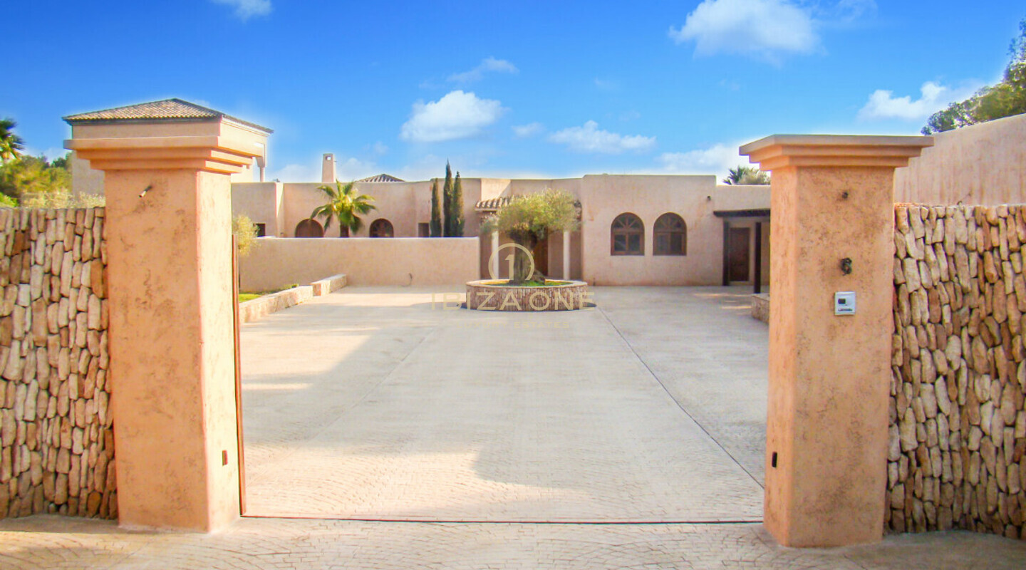 Luxe herenhuis vlakbij Ibiza met uitzicht op Dalt Vila te koop, Ibiza - Luxe herenhuis vlakbij Ibiza met uitzicht op Dalt Vila te huur, Ibiza