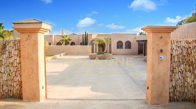 Luxusvilla in der Nähe von Ibiza mit Blick auf Dalt Vila zu verkaufen, Ibiza - Luxusvilla in der Nähe von Ibiza mit Blick auf Dalt Vila zu vermieten, Ibiza