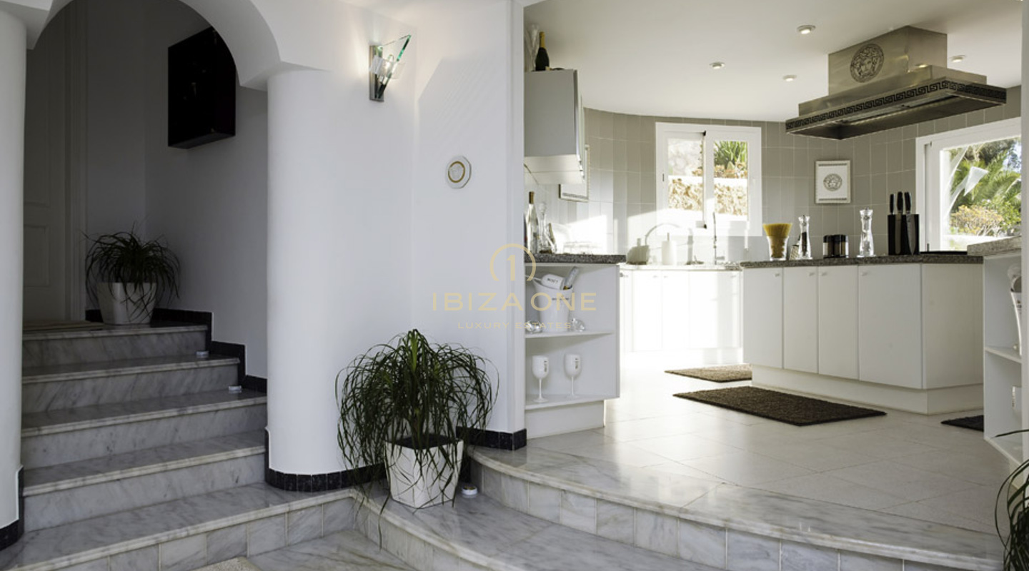 Luxusvilla mit atemberaubender Aussicht auf Ibiza zu verkaufen, Ibiza - Luxusvilla mit atemberaubender Aussicht auf Ibiza zu vermieten, Ibiza