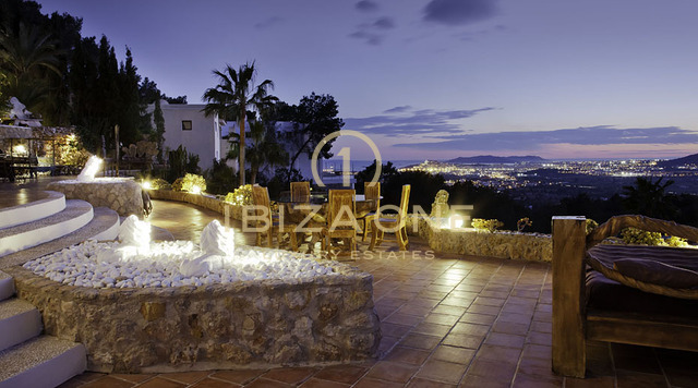 Luxusvilla mit atemberaubender Aussicht auf Ibiza zu verkaufen, Ibiza - Luxusvilla mit atemberaubender Aussicht auf Ibiza zu vermieten, Ibiza