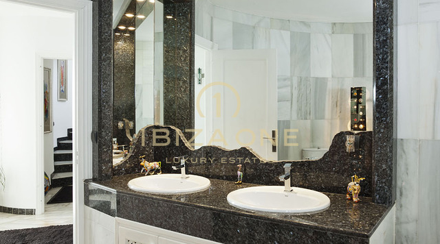 Luxe villa met schitterend uitzicht op Ibiza te koop, Ibiza - Luxe villa met schitterend uitzicht op Ibiza te huur, Ibiza