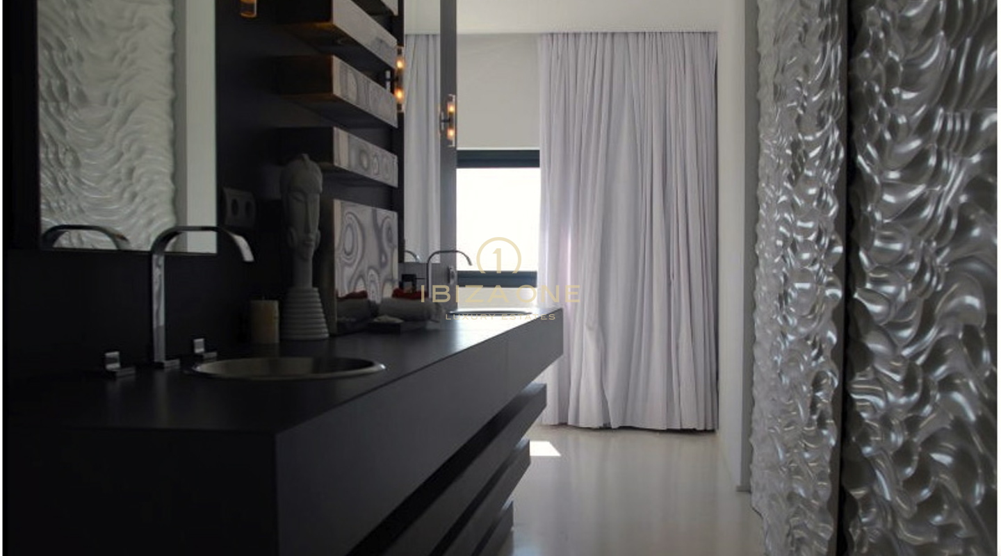 Luxe en prachtige villa met glazen voorgevel te huur, Ibiza - Luxe en prachtige villa met glazen voorgevel te koop, Ibiza