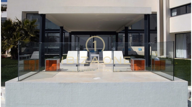 Luxe en prachtige villa met glazen voorgevel te huur, Ibiza - Luxe en prachtige villa met glazen voorgevel te koop, Ibiza