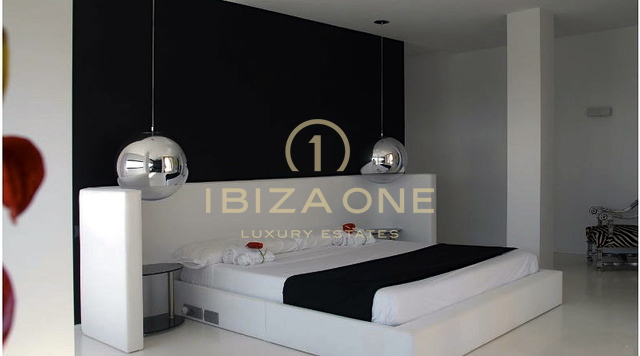 Luxe en prachtige villa met glazen voorgevel te huur, Ibiza - Luxe en prachtige villa met glazen voorgevel te koop, Ibiza