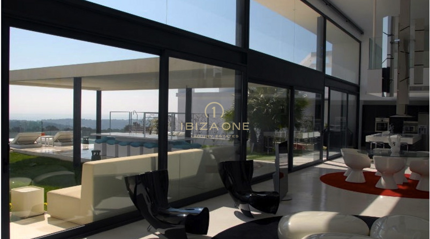 Luxe en prachtige villa met glazen voorgevel te huur, Ibiza - Luxe en prachtige villa met glazen voorgevel te koop, Ibiza
