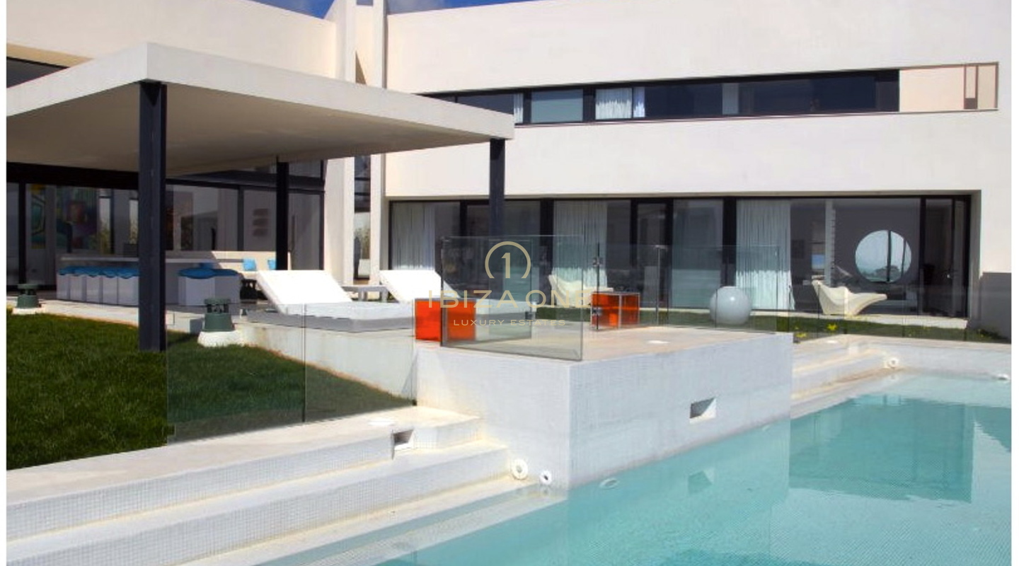 Villa de luxe et belle façade en verre à louer, Ibiza - Villa de luxe et belle façade en verre à vendre, Ibiza