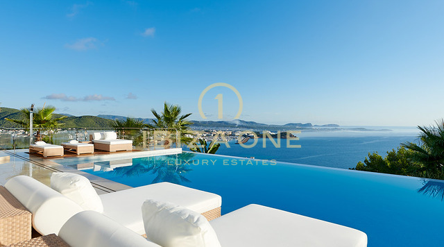 Moderne Luxusvilla mit Panoramablick und luxuriöse, atemberaubende Villa zu verkaufen, Ibiza - Moderne Luxusvilla mit Panoramablick und luxuriöse, atemberaubende Villa zu vermieten, Ibiza