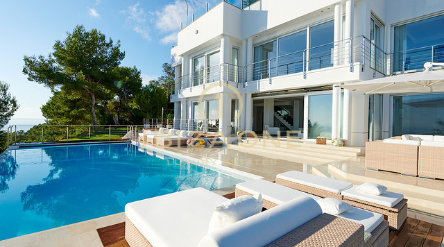 Villa de luxe moderne avec vue panoramique et superbe villa de luxe à vendre, Ibiza - Villa de luxe moderne avec vue panoramique et superbe villa de luxe à louer, Ibiza