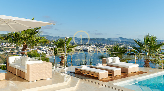 Moderne luxe villa met panoramisch uitzicht en luxe prachtige villa te koop, Ibiza - Moderne luxe villa met panoramisch uitzicht en luxe prachtige villa te huur, Ibiza