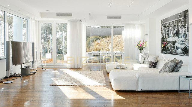 Moderne Luxusvilla mit Panoramablick und luxuriöse, atemberaubende Villa zu verkaufen, Ibiza - Moderne Luxusvilla mit Panoramablick und luxuriöse, atemberaubende Villa zu vermieten, Ibiza
