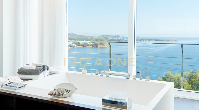 Villa de luxe moderne avec vue panoramique et superbe villa de luxe à vendre, Ibiza - Villa de luxe moderne avec vue panoramique et superbe villa de luxe à louer, Ibiza
