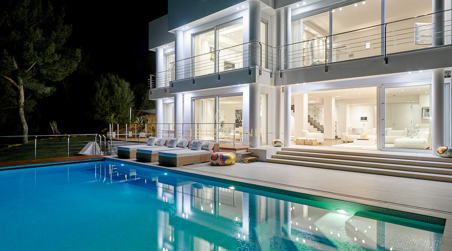 Villa de luxe moderne avec vue panoramique et superbe villa de luxe à vendre, Ibiza - Villa de luxe moderne avec vue panoramique et superbe villa de luxe à louer, Ibiza