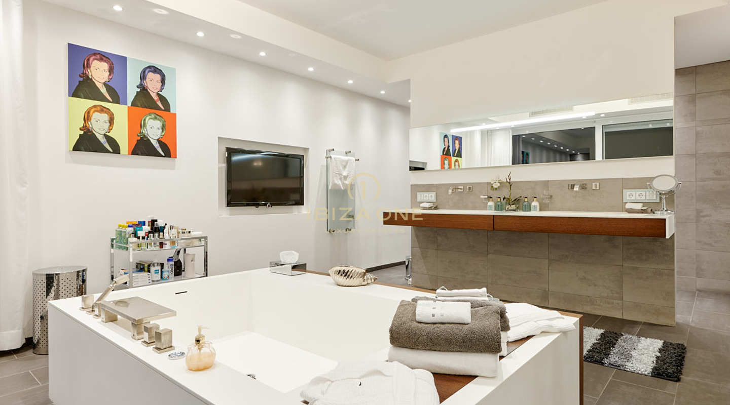 Moderne luxe villa met panoramisch uitzicht en luxe prachtige villa te koop, Ibiza - Moderne luxe villa met panoramisch uitzicht en luxe prachtige villa te huur, Ibiza