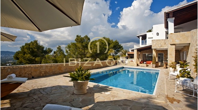 Luxuriöse und ibizenkische Villa mit Panoramablick zu verkaufen, Ibiza - Luxuriöse und ibizenkische Villa mit Panoramablick zu vermieten, Ibiza