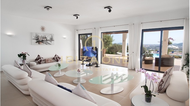 Finca de luxe de bon goût près d'Ibiza avec vue sur Dalt Vila et la mer à vendre, Ibiza - Finca de luxe de bon goût près d'Ibiza avec vue sur Dalt Vila et la mer à louer, Ibiza