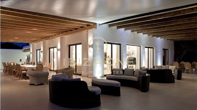 Smaakvolle luxe finca dichtbij Ibiza met uitzicht op Dalt Vila en de zee te koop, Ibiza - Smaakvolle luxe finca dichtbij Ibiza met uitzicht op Dalt Vila en de zee te huur, Ibiza