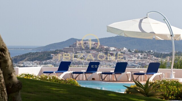 Raffinata finca di lusso vicino a Ibiza con vista su Dalt Vila e sul mare in vendita, Ibiza - Raffinata finca di lusso vicino a Ibiza con vista su Dalt Vila e sul mare in affitto, Ibiza