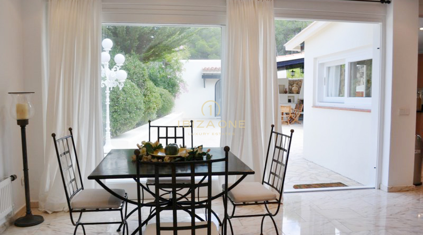 Luxuriöses und geräumiges Anwesen mit wunderschönem Meerblick zu verkaufen, Ibiza - Luxuriöses und geräumiges Anwesen mit wunderschönem Meerblick zu vermieten, Ibiza