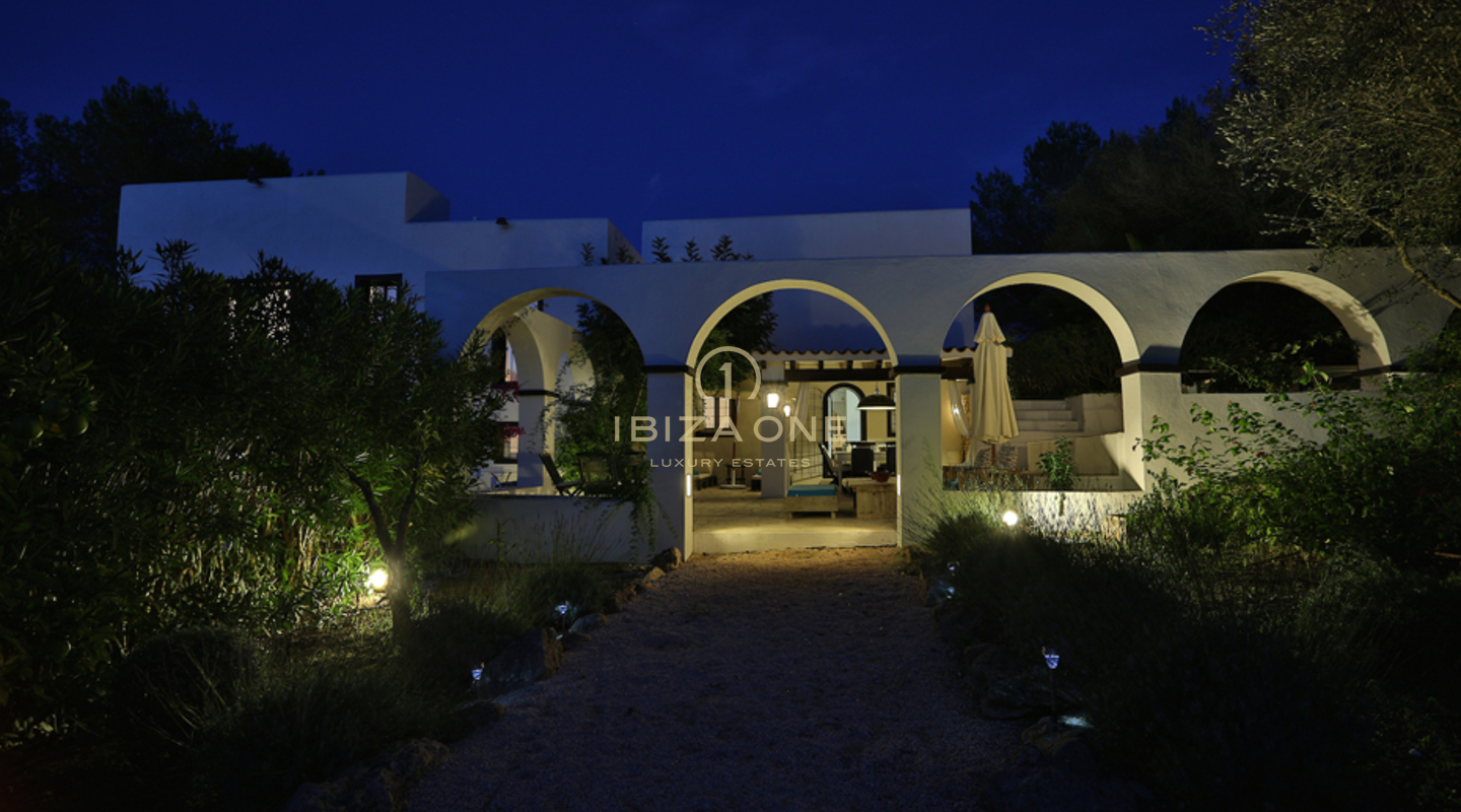 Villa representativa de lujo y acogedora en alquiler, Ibiza - Villa representativa de lujo y acogedora en venta, Ibiza