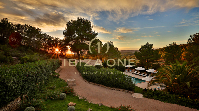 Representatieve luxe en gezellige villa te huur, Ibiza - Representatieve luxe en gezellige villa te koop, Ibiza
