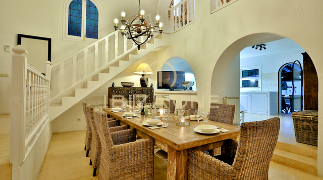 Villa representativa de lujo y acogedora en alquiler, Ibiza - Villa representativa de lujo y acogedora en venta, Ibiza