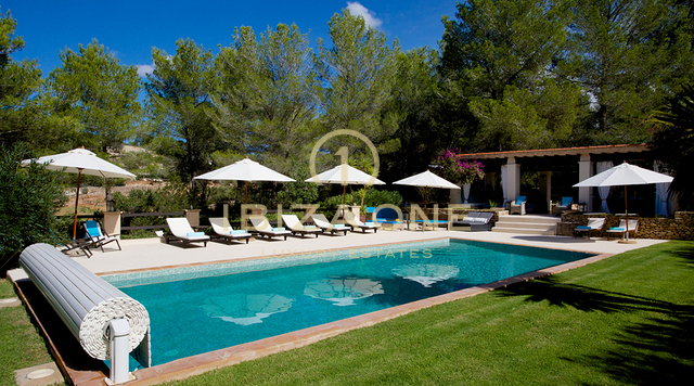 Villa representativa de lujo y acogedora en alquiler, Ibiza - Villa representativa de lujo y acogedora en venta, Ibiza