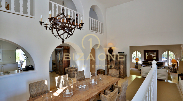Rappresentativa villa di lusso e accogliente in affitto, Ibiza - Rappresentativa villa di lusso e accogliente in vendita, Ibiza