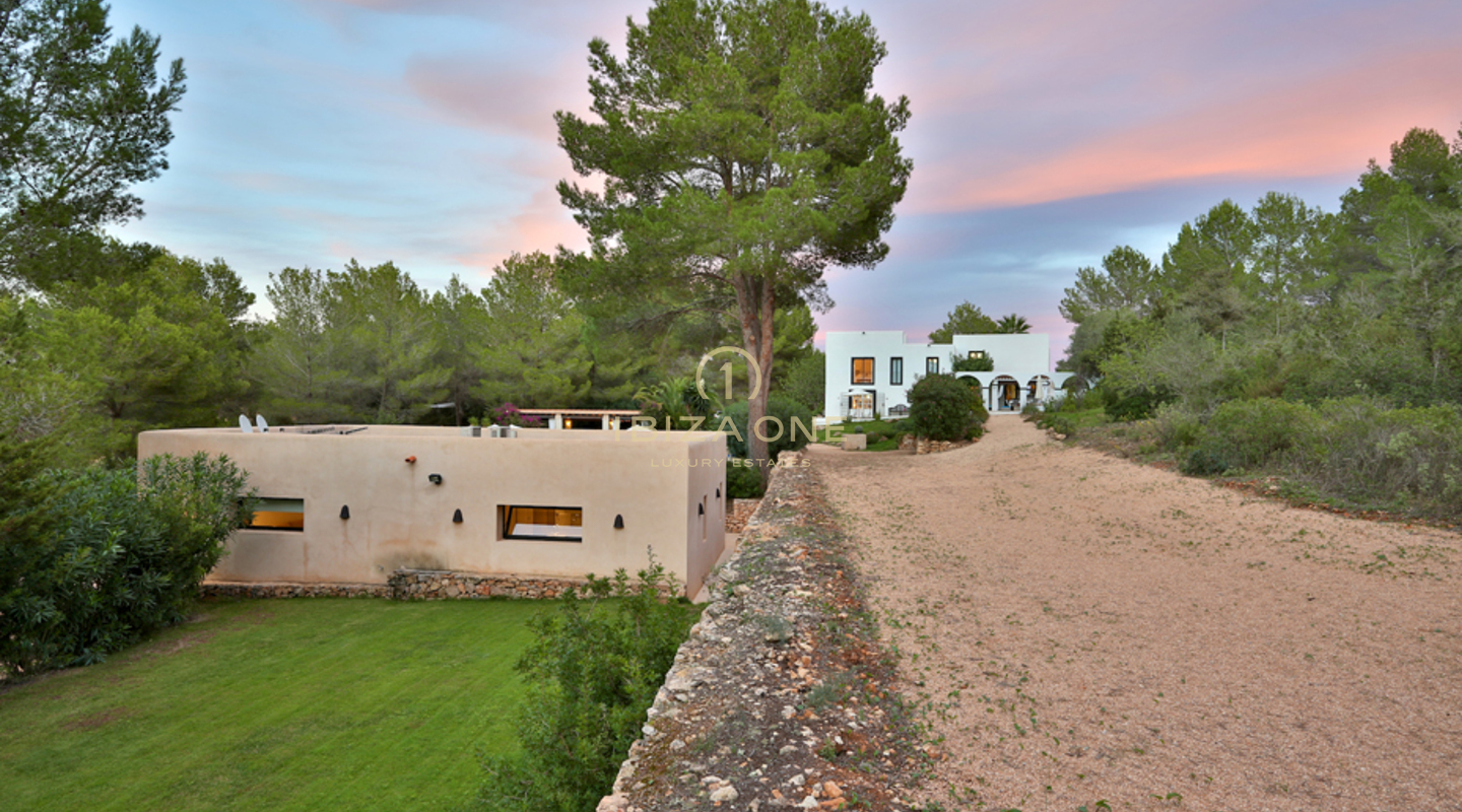 Rappresentativa villa di lusso e accogliente in affitto, Ibiza - Rappresentativa villa di lusso e accogliente in vendita, Ibiza