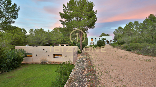Villa representativa de lujo y acogedora en alquiler, Ibiza - Villa representativa de lujo y acogedora en venta, Ibiza