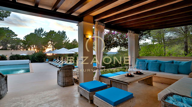 Rappresentativa villa di lusso e accogliente in affitto, Ibiza - Rappresentativa villa di lusso e accogliente in vendita, Ibiza