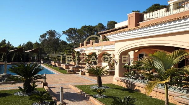 Sensacional propiedad / villa de lujo con magníficas vistas a Ibiza y al mar en Can Rimbau en venta, Ibiza - Sensacional propiedad / villa de lujo con magníficas vistas a Ibiza y al mar en Can Rimbau en alquiler, Ibiza