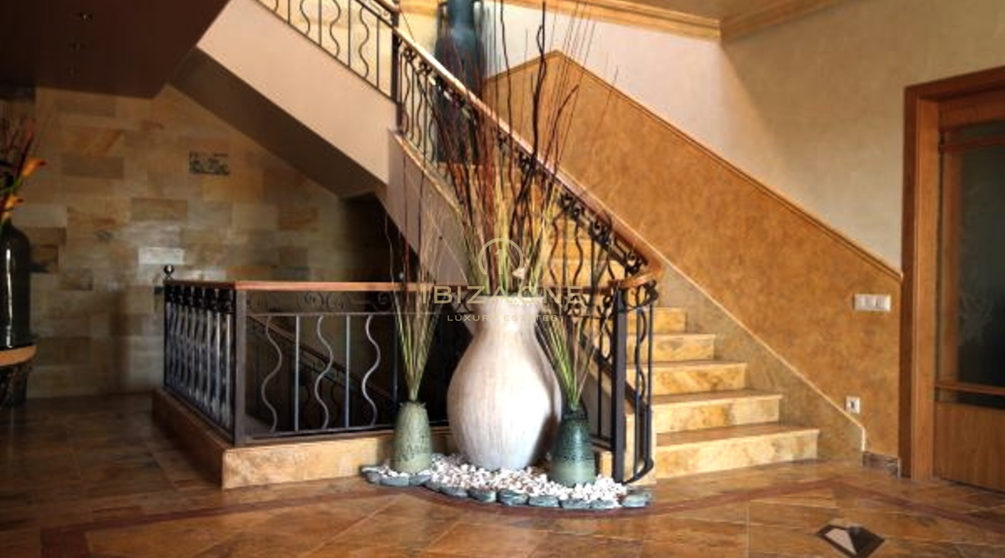 Propriété / villa de luxe sensationnelle avec vue magnifique sur Ibiza et la mer à Can Rimbau à vendre, Ibiza - Propriété / villa de luxe sensationnelle avec vue magnifique sur Ibiza et la mer à Can Rimbau à louer, Ibiza
