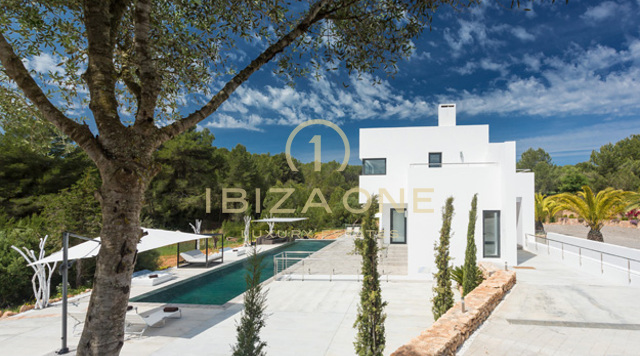 Villa de luxe et moderne à vendre à Santa Gertrudis, Ibiza - Villa de luxe et moderne à louer à Santa Gertrudis, Ibiza
