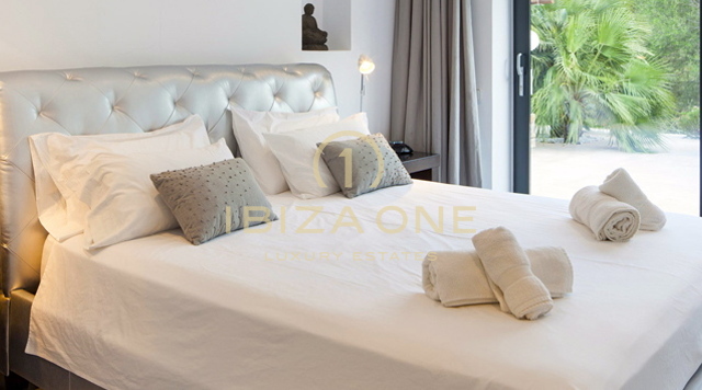 Luxuriöse und beeindruckende Villa mit Panoramablick zu verkaufen, Ibiza - Luxuriöse und beeindruckende Villa mit Panoramablick zu vermieten, Ibiza
