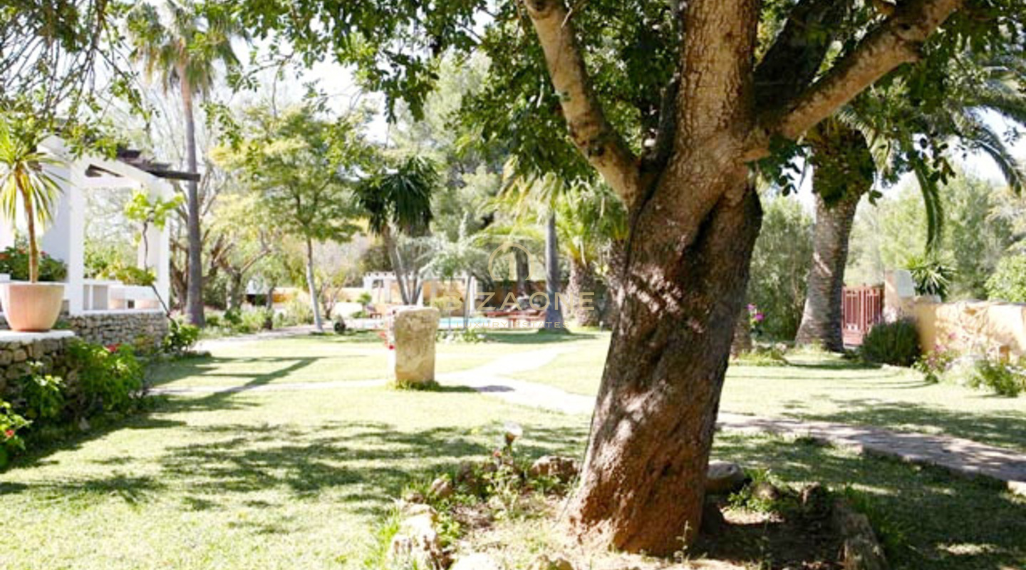 Luxury finca with beautiful and huge garden for sale, Ibiza - Luxury finca with beautiful and huge garden for rent, Ibiza