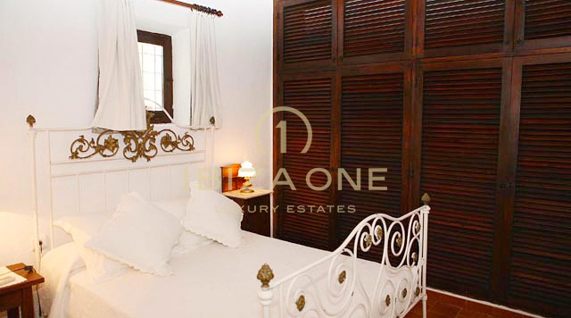Luxury finca with beautiful and huge garden for sale, Ibiza - Luxury finca with beautiful and huge garden for rent, Ibiza