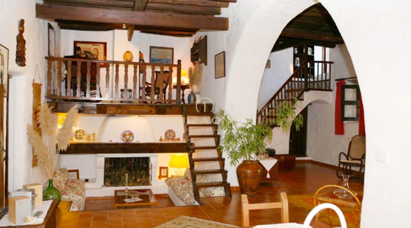 Luxury finca with beautiful and huge garden for sale, Ibiza - Luxury finca with beautiful and huge garden for rent, Ibiza