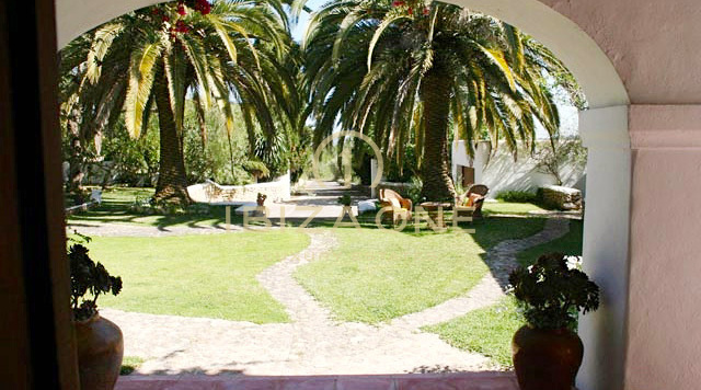 Luxe finca met prachtige en grote tuin te koop, Ibiza - Luxe finca met prachtige en grote tuin te huur, Ibiza
