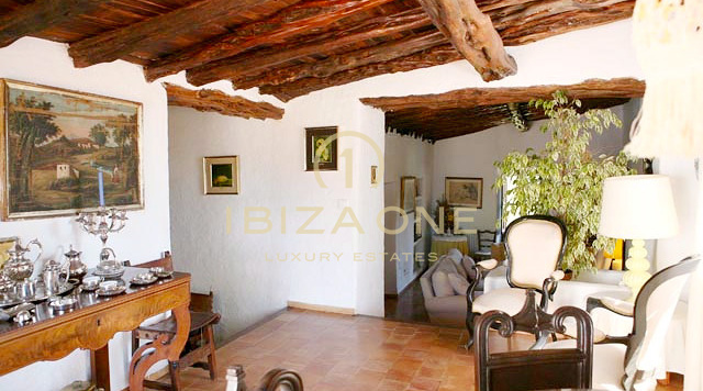 Luxury finca with beautiful and huge garden for sale, Ibiza - Luxury finca with beautiful and huge garden for rent, Ibiza