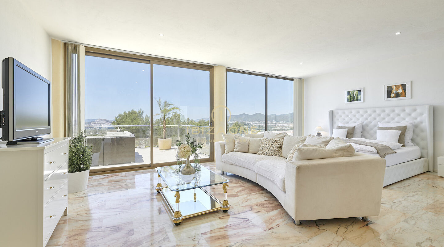 Can Rimbau : Beautiful luxury villa in Ibiza with beautiful views to Ibiza and the sea for rent, Ibiza