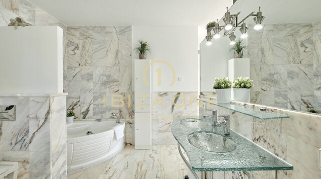 Can Rimbau: Prachtige luxe villa op Ibiza met prachtig uitzicht op Ibiza en de zee te huur, Ibiza