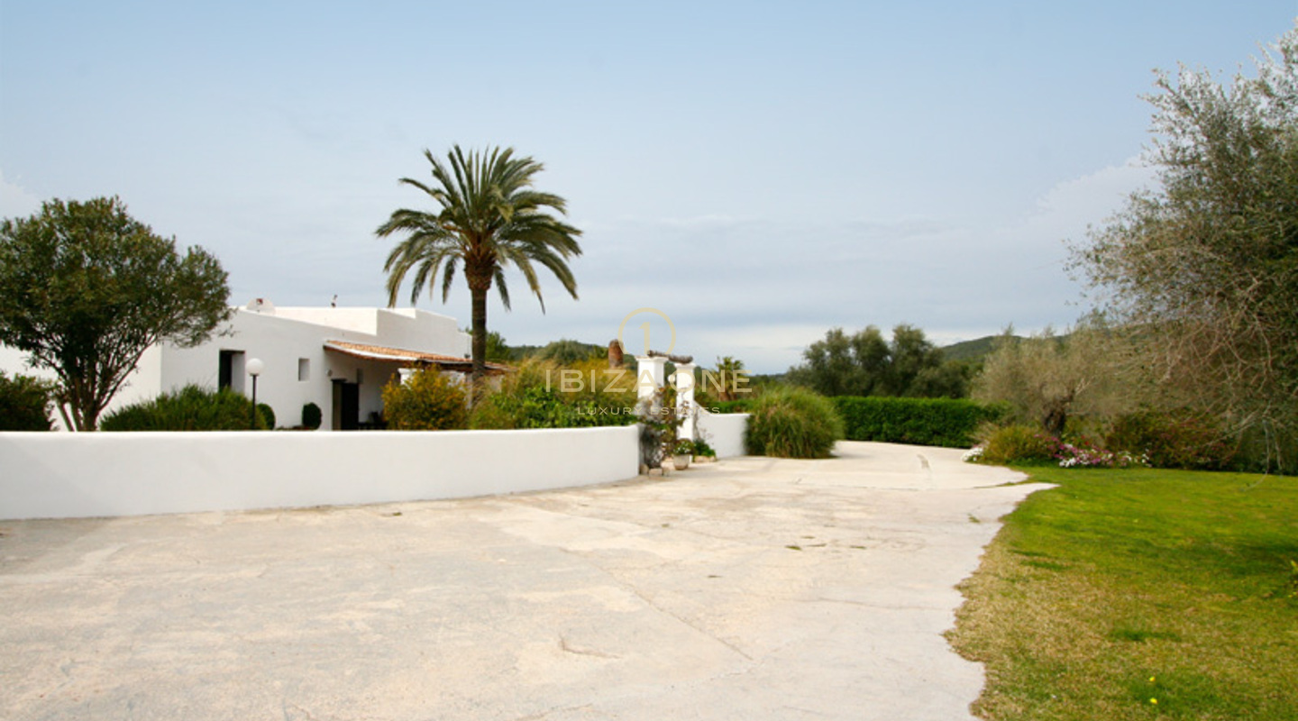 Luxuriöse und charmante Finca in wunderschöner idyllischer Lage zu verkaufen, Ibiza - Luxuriöse und charmante Finca in wunderschöner idyllischer Lage zu vermieten, Ibiza