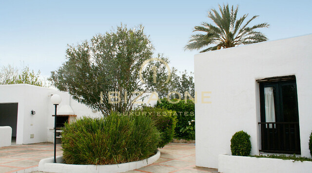 Luxe en charmante finca op een prachtige idyllische locatie te koop, Ibiza - Luxe en charmante finca op een prachtige idyllische locatie te huur, Ibiza