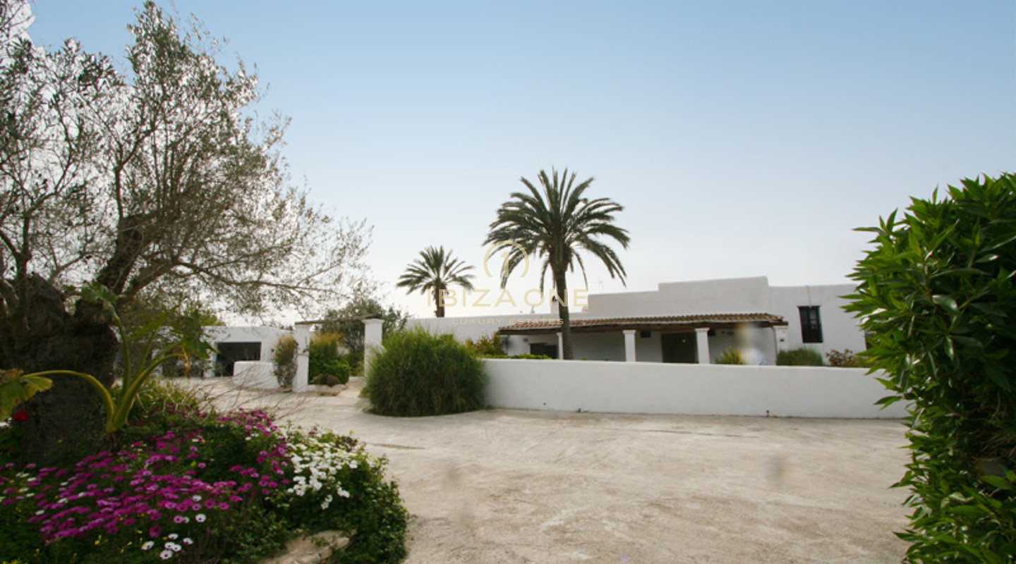 Luxury and Charming finca in a beautiful idyllic location for sale, Ibiza - Luxury and Charming finca in a beautiful idyllic location for rent, Ibiza