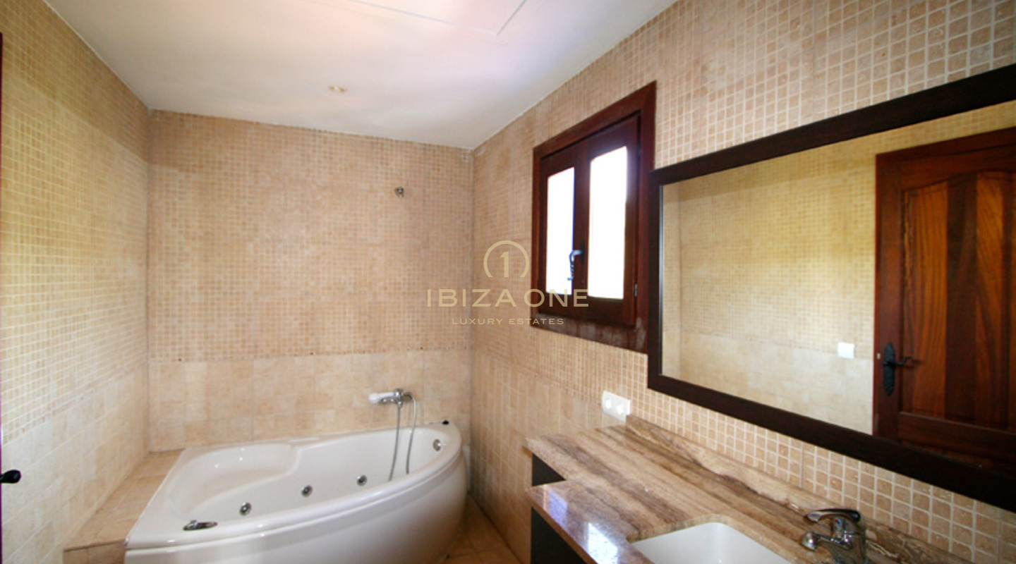 Fantastic luxury property / villa with guest house on large plot for sale, Ibiza - Fantastic luxury property / villa with guest house on large plot for rent, Ibiza