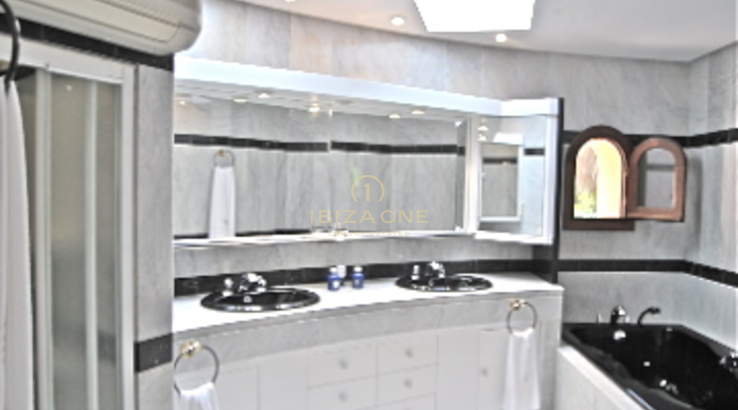 Stately 11 room luxury mansion with stunning view to Ibiza and the sea for sale - luxury villa for rent, Ibiza