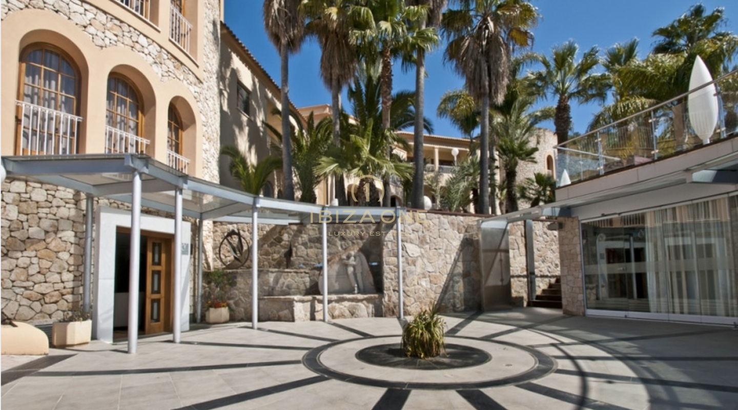 Herrschaftliche 11 Zimmer Luxusvilla mit Traumblick auf Ibiza und das Meer zu verkaufen – Luxusvilla zu vermieten, Ibiza