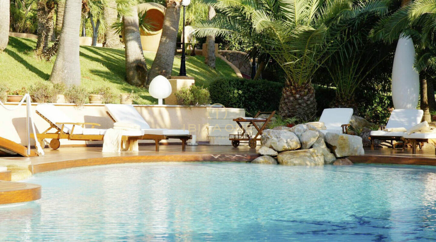Stately 11 room luxury mansion with stunning view to Ibiza and the sea for sale - luxury villa for rent, Ibiza