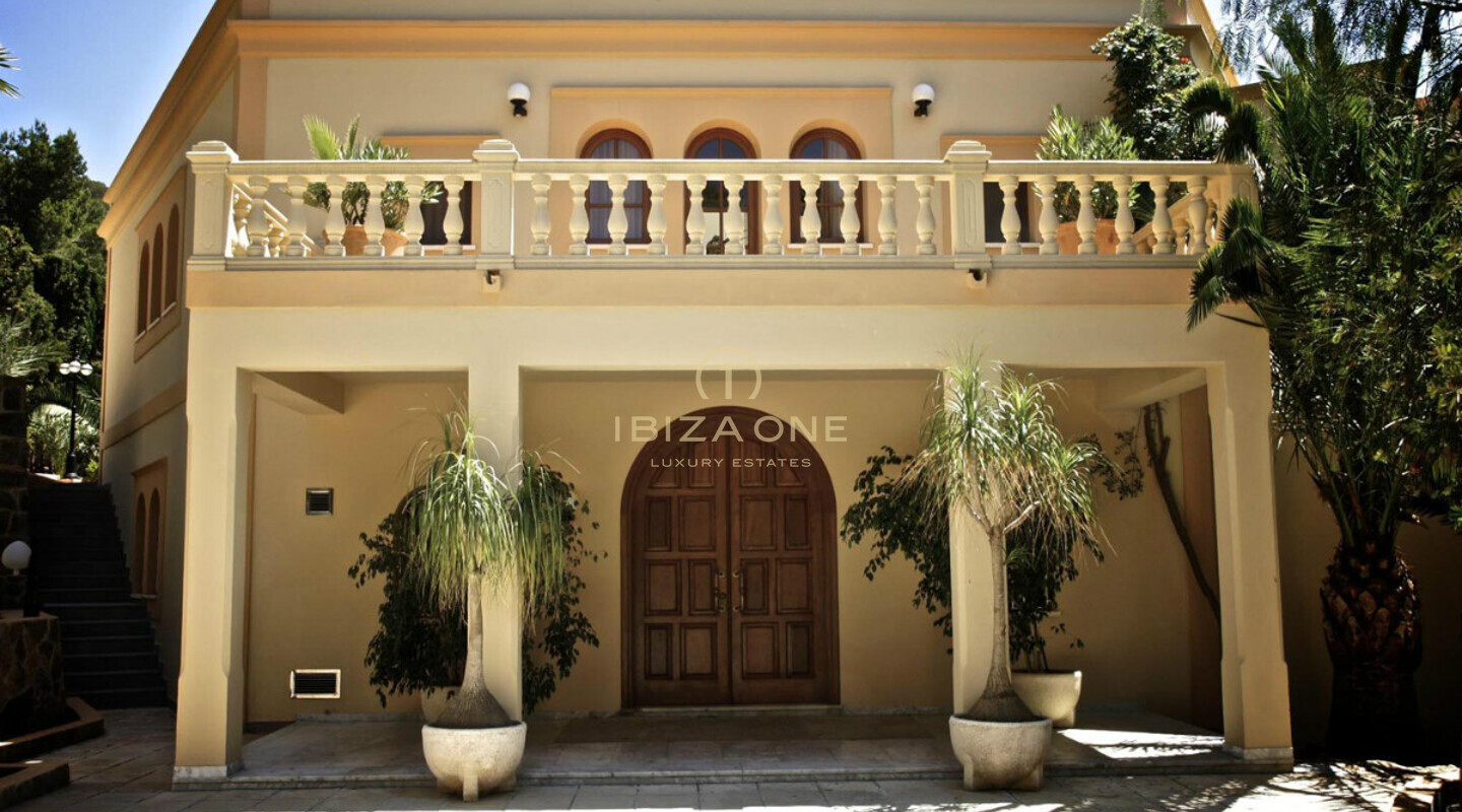 Stately 11 room luxury mansion with stunning view to Ibiza and the sea for sale - luxury villa for rent, Ibiza